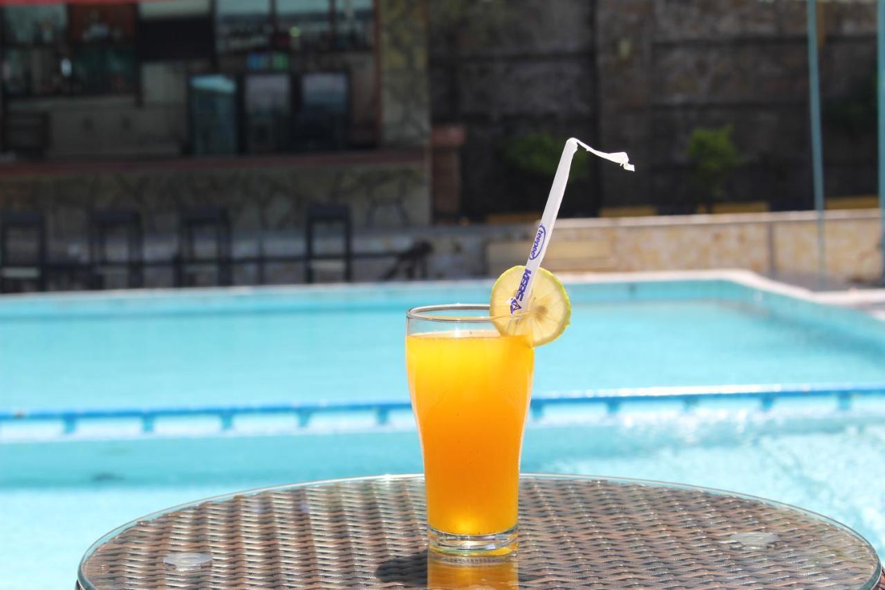 Chamiachi Hotel & Apartments Bamburi Kültér fotó