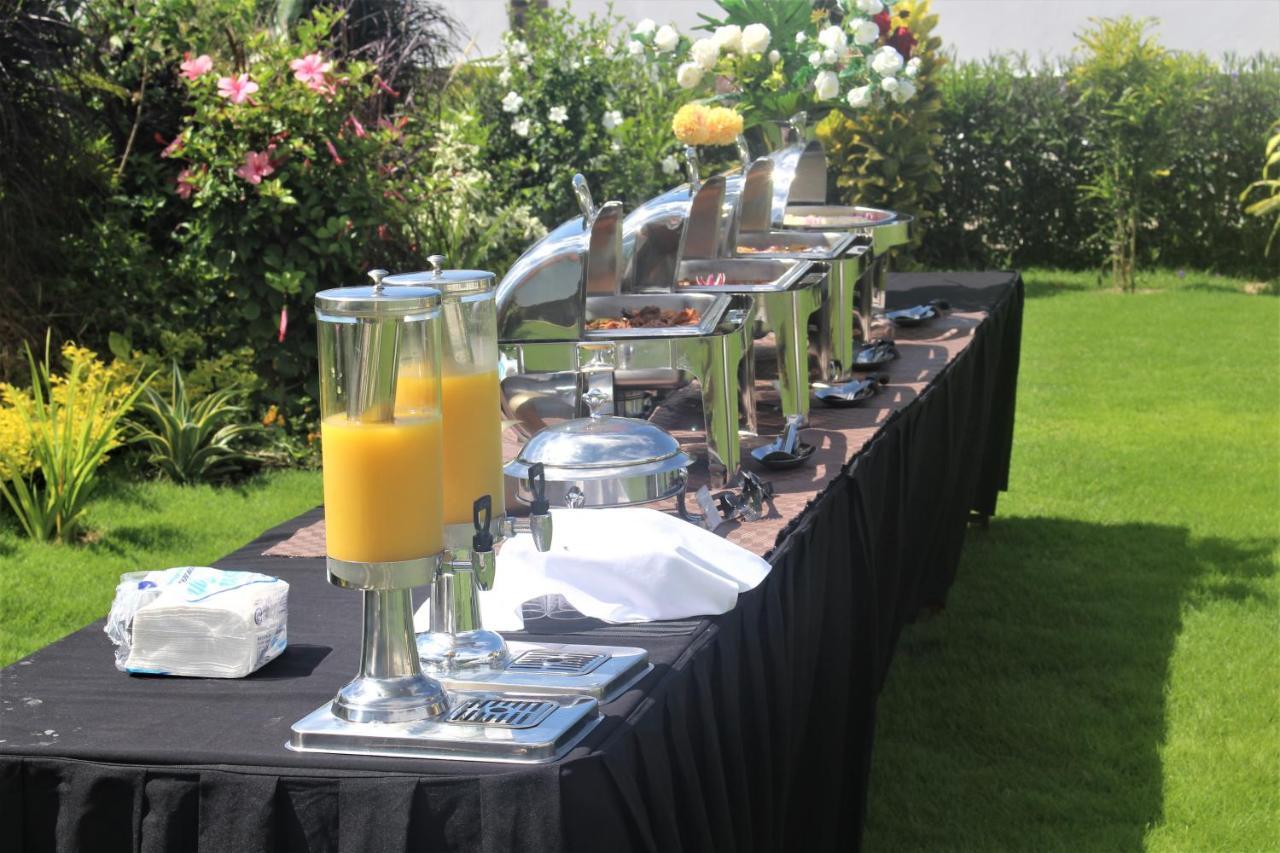 Chamiachi Hotel & Apartments Bamburi Kültér fotó