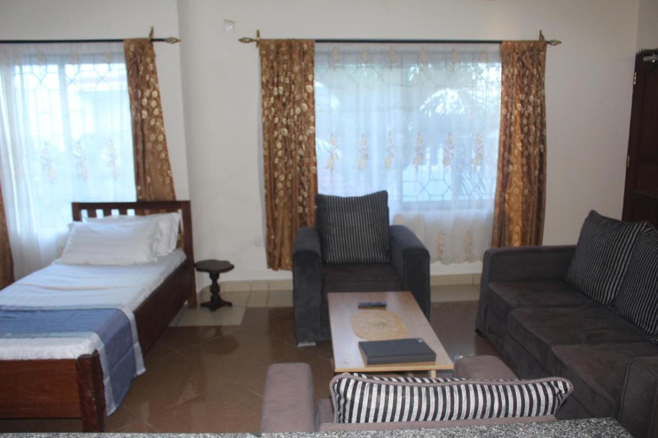 Chamiachi Hotel & Apartments Bamburi Kültér fotó