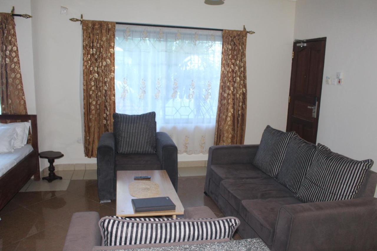 Chamiachi Hotel & Apartments Bamburi Kültér fotó