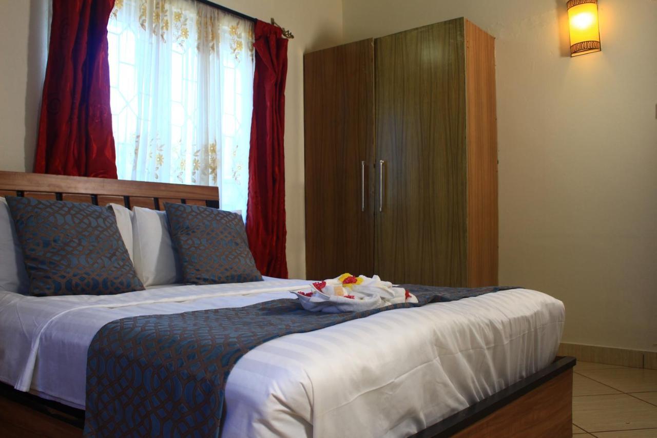 Chamiachi Hotel & Apartments Bamburi Kültér fotó